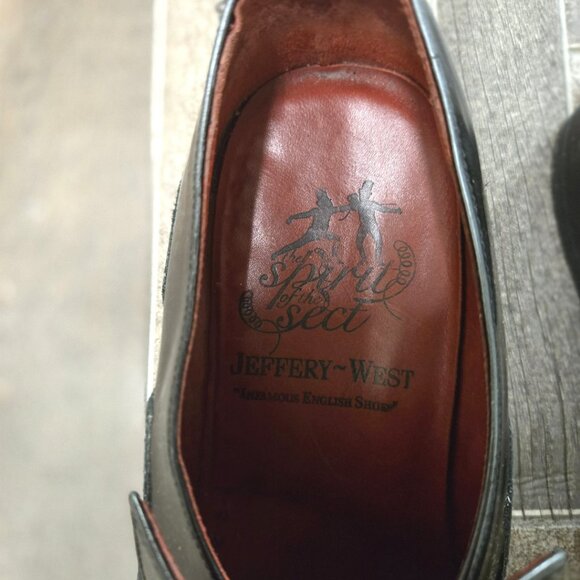 STYLISH JEFFREY WEST WINGTIP SHOES. GREAT COLOR. RARE FIND. EXCELLENT CONDITION. - Picture 3 of 5